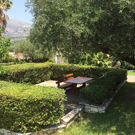 Angela Studios Razáta