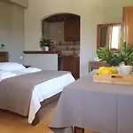 Angela شقة Razáta