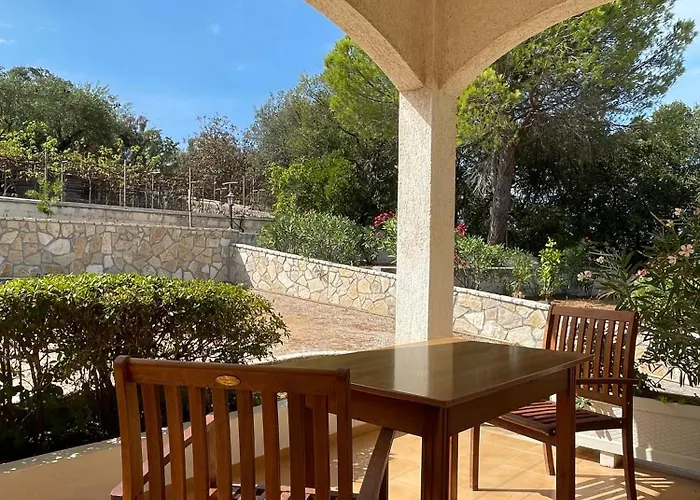 Angela Studios Apartment